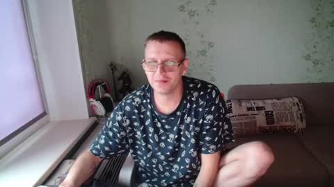 Snapshot of hlestus chatting on 10-28-25, 06:28 Wet Jack online show from 10-28-25, 06:28