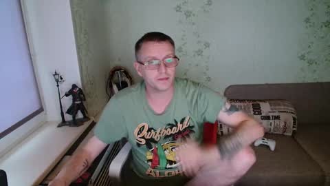 Snapshot of hlestus chatting on 11-04-25, 12:48 Wet Jack online show from 11-04-25, 12:48