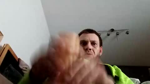 Snapshot of hnkkk88888 chatting on 11-15-25, 08:33 Fucker online show from 11-15-25, 08:33