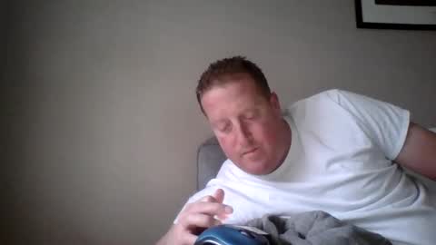 Snapshot of hockey258387 chatting on 12-27-24, 04:10 THE MAN online show from 12-27-24, 04:10