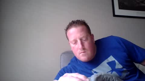 Snapshot of hockey258387 chatting on 01-04-25, 04:22 THE MAN online show from 01-04-25, 04:22