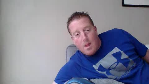 Snapshot of hockey258387 chatting on 02-20-25, 08:14 THE MAN online show from 02-20-25, 08:14
