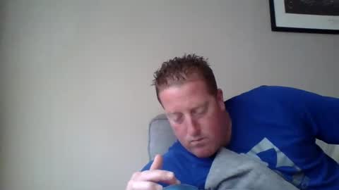 Snapshot of hockey258387 chatting on 03-11-25, 03:56 THE MAN online show from 03-11-25, 03:56