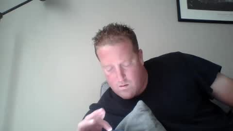 Snapshot of hockey258387 chatting on 09-21-25, 04:08 THE MAN online show from 09-21-25, 04:08