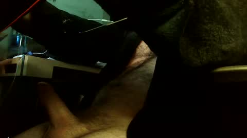 Snapshot of hockeybrad92 chatting on 01-23-25, 11:48 Hairy Hockey Player 92 online show from 01-23-25, 11:48