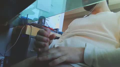 Snapshot of hockeybrad92 chatting on 02-21-25, 06:04 Hairy Hockey Player 92 online show from 02-21-25, 06:04
