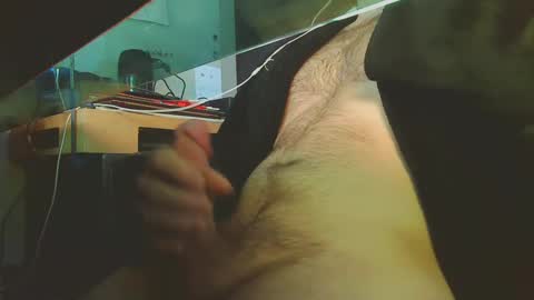 Snapshot of hockeybrad92 chatting on 02-22-25, 11:24 Hairy Hockey Player 92 online show from 02-22-25, 11:24