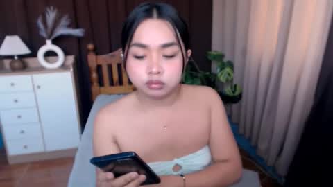 Snapshot of hoellygia chatting on 03-12-26, 01:56 IM NEW HERE ITS ME GIA online show from 03-12-26, 01:56