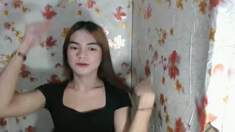 Snapshot of hoelykarina chatting on 03-08-26, 02:21 Karina3 online show from 03-08-26, 02:21