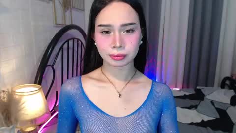 hoelymolly online show from 05-18-26, 05:19