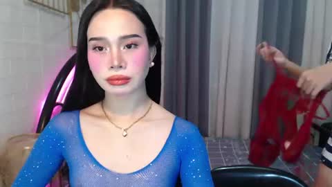 hoelymolly online show from 06-12-26, 06:29