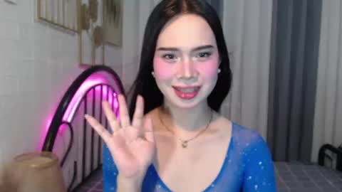hoelymolly online show from 06-15-26, 06:21