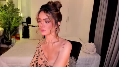 Ms. Laura online show from 10-09-25, 07:50