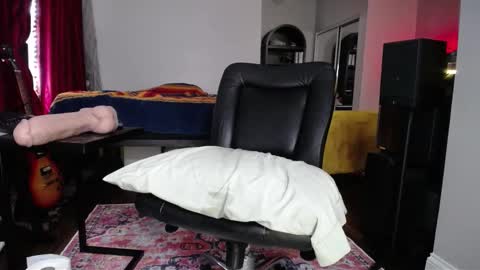 TheHoleNextDoor online show from 01-31-26, 07:11