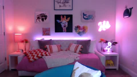 Holi Hurricane online show from 10-16-25, 02:45