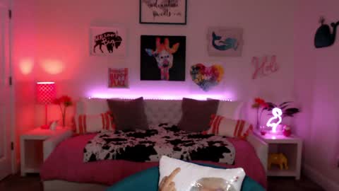 Holi Hurricane online show from 01-06-26, 04:16