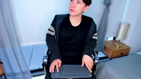 Snapshot of hollannd_ chatting on 06-12-26, 12:26 Holland online show from 06-12-26, 12:26