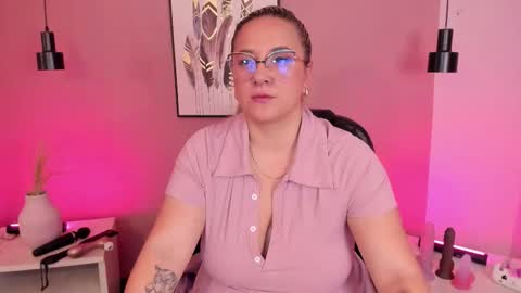 Hollie online show from 10-18-25, 11:55