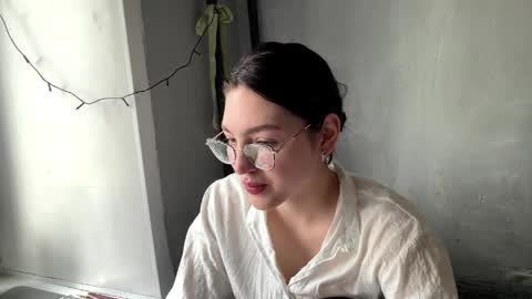 Sofia online show from 03-31-26, 05:52