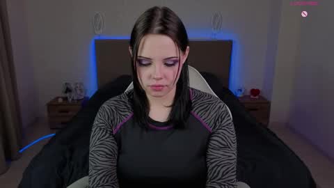 Snapshot of hollislux chatting on 05-09-26, 05:29 Lux online show from 05-09-26, 05:29