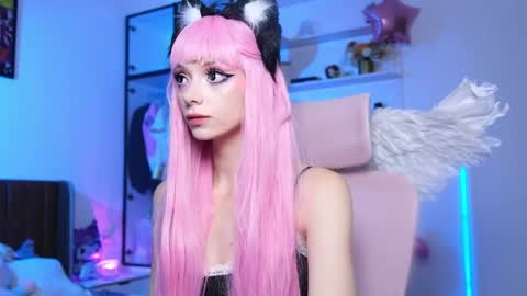 Snapshot of holliwould_ chatting on 05-31-26, 12:56 Holli online show from 05-31-26, 12:56