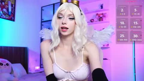Snapshot of holliwould_ chatting on 07-02-26, 11:49 Holli online show from 07-02-26, 11:49