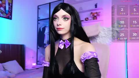 Snapshot of holliwould_ chatting on 07-04-26, 12:00 Holli online show from 07-04-26, 12:00