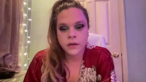 Hollys Drive threw Side Of CB. online show from 12-16-24, 02:57