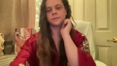 Hollys Drive threw Side Of CB. online show from 12-18-24, 07:47