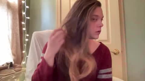 Hollys Drive threw Side Of CB. online show from 12-29-24, 07:32