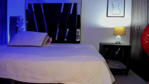 Snapshot of holly_29_m chatting on 09-23-25, 03:09 Mara online show from 09-23-25, 03:09