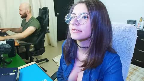 Holly and Honey online show from 02-04-25, 09:52