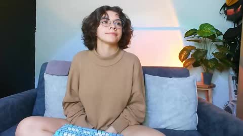 Holly and Honey online show from 10-14-25, 10:32