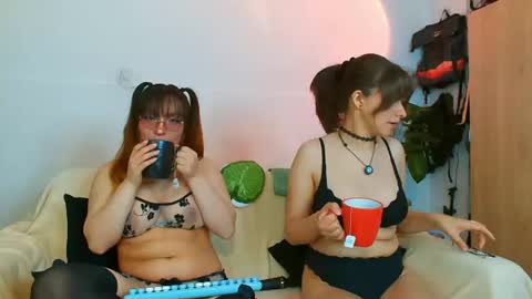 Snapshot of holly_and_honey_69 chatting on 06-15-26, 10:01 Holly and Honey online show from 06-15-26, 10:01