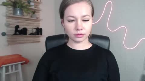 Snapshot of holly_bb95 chatting on 12-05-24, 03:26 Holly online show from 12-05-24, 03:26