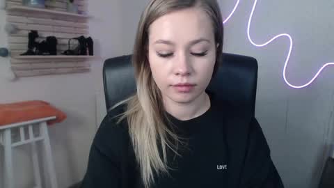 Snapshot of holly_bb95 chatting on 12-09-24, 06:34 Holly online show from 12-09-24, 06:34