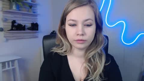 Snapshot of holly_bb95 chatting on 01-02-25, 06:29 Holly online show from 01-02-25, 06:29