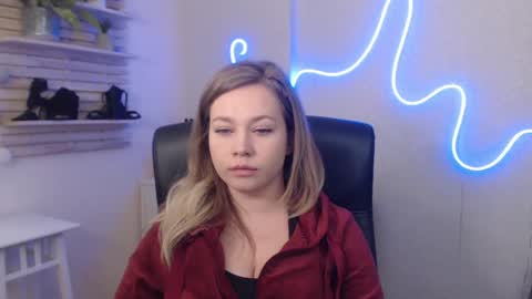 Snapshot of holly_bb95 chatting on 01-20-25, 07:36 Holly online show from 01-20-25, 07:36