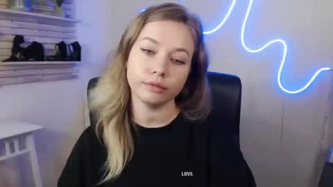 Snapshot of holly_bb95 chatting on 01-30-25, 05:41 Holly online show from 01-30-25, 05:41