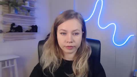 Snapshot of holly_bb95 chatting on 03-10-25, 12:29 Holly online show from 03-10-25, 12:29