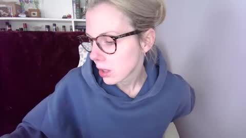 holly_bourbon online show from 03-19-26, 06:12