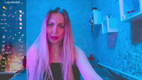 holly_molly8 online show from 01-02-25, 02:00