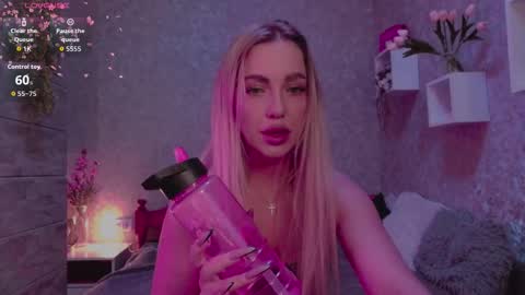 holly_molly8 online show from 09-10-25, 07:14