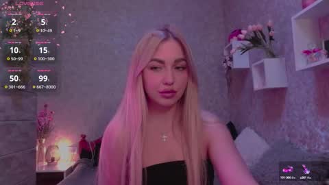 holly_molly8 online show from 09-17-25, 07:15