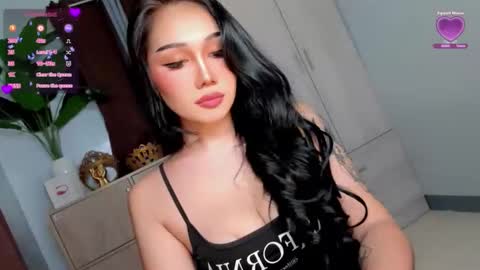 Snapshot of holly_preciousxx chatting on 06-01-26, 11:12 Hi Im Precious online show from 06-01-26, 11:12