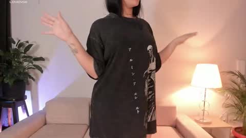 holly    online show from 03-15-26, 03:45