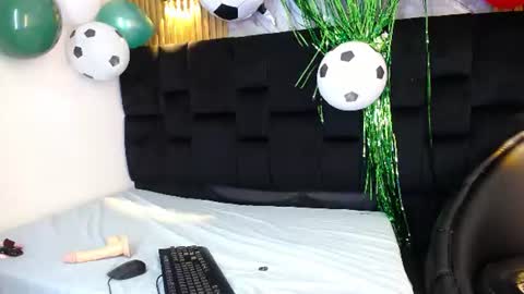 Holly Wastson online show from 06-20-26, 04:59