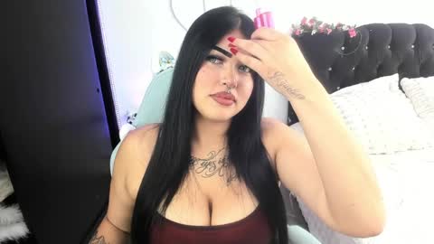 Snapshot of hollycute54 chatting on 04-09-26, 06:46 Holly online show from 04-09-26, 06:46