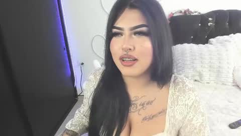 Snapshot of hollycute54 chatting on 04-20-26, 07:04 Holly online show from 04-20-26, 07:04