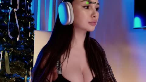 hollyextra online show from 01-10-25, 05:13